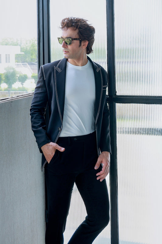 BLACK DOUBLE STITCHING SUIT