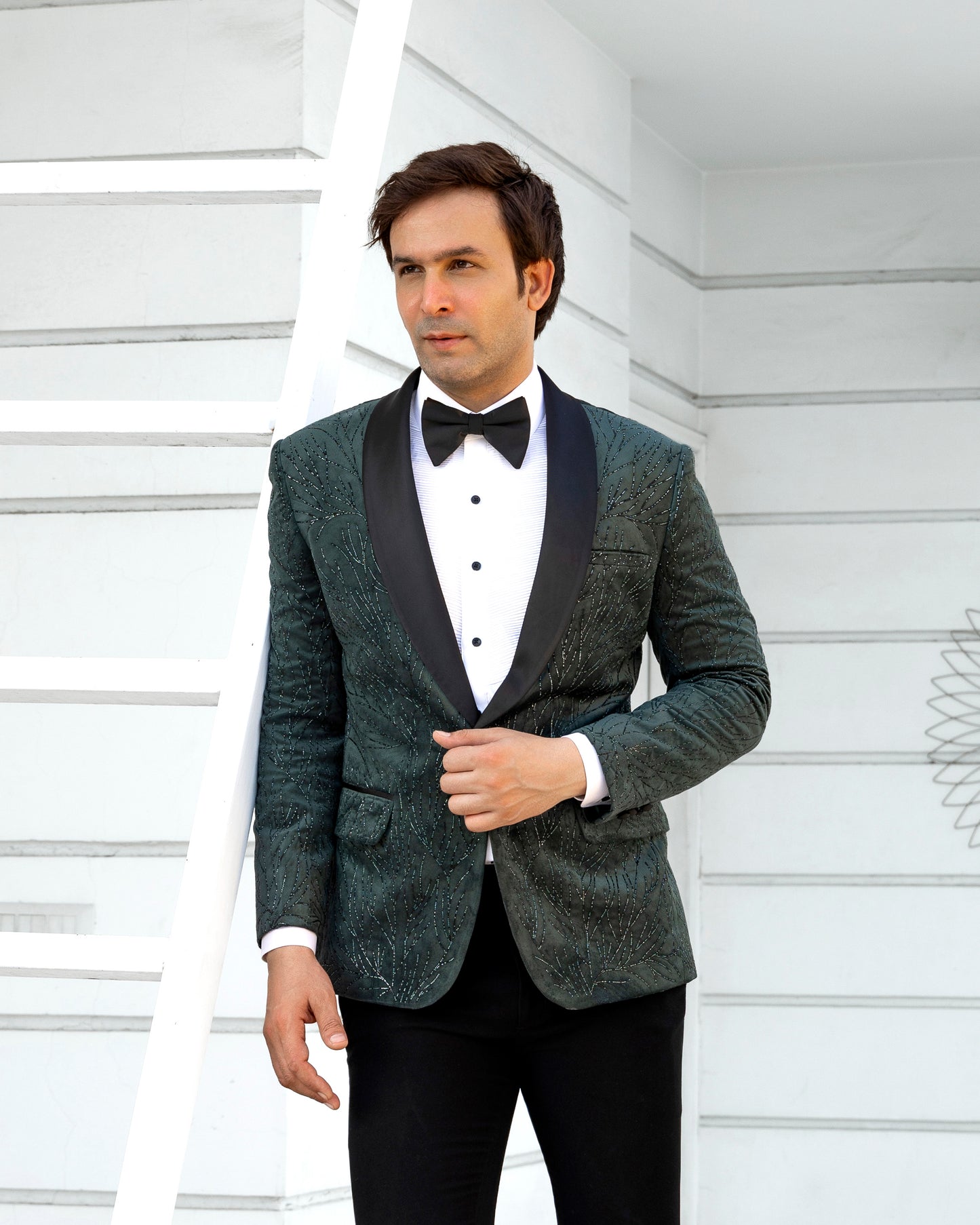 DARK GREEN VELVET GLASS CUT EMBROIDERY TUXEDO