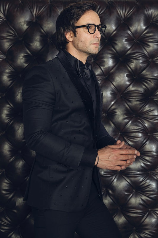 Black scatter embroidered velvet shawl collar suit