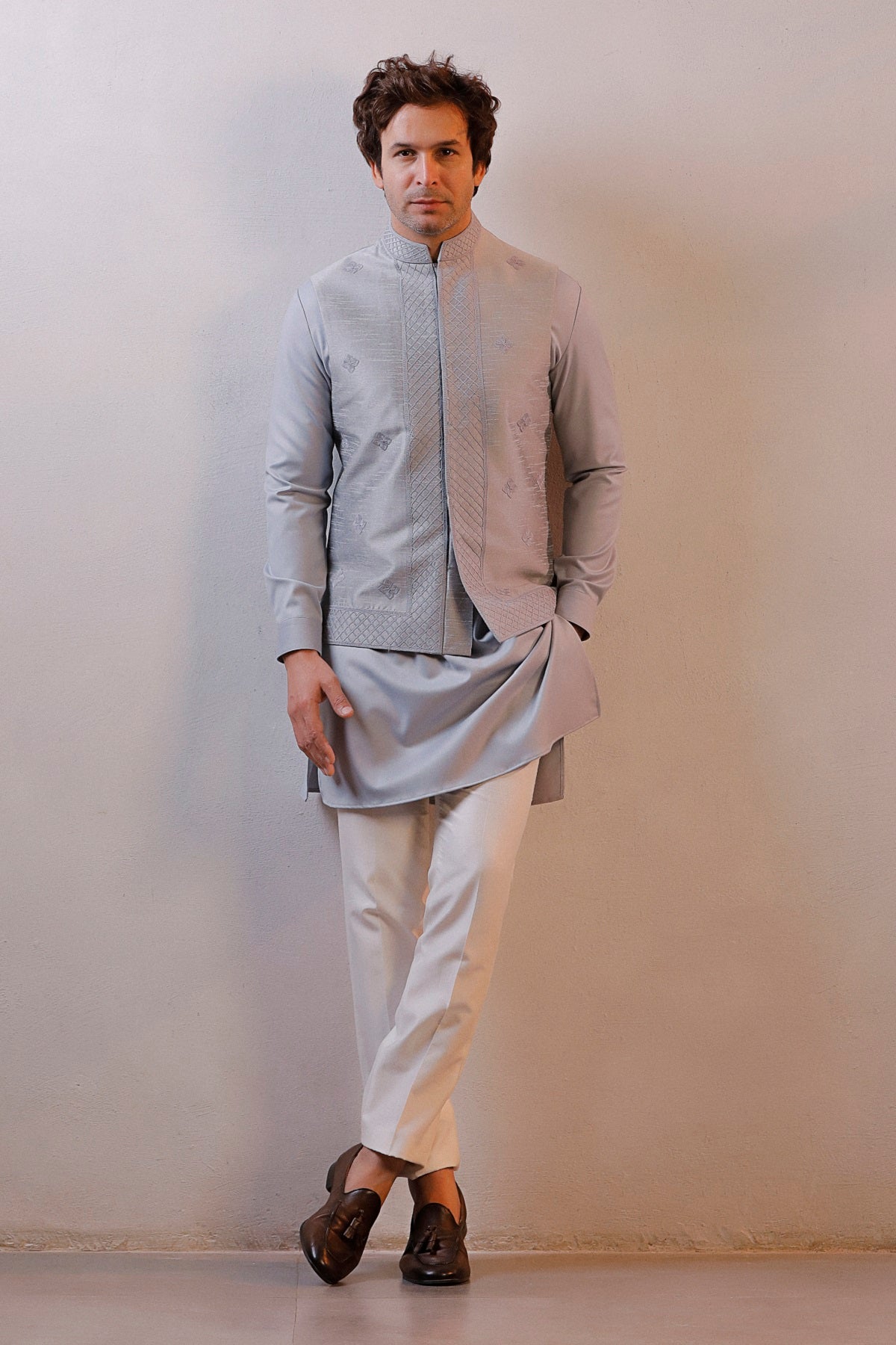 GREY NEHRU JACKET KURTA SET Linebyshamimkhan GREY NEHRU JACKET KURTA SET Linebyshamimkhan