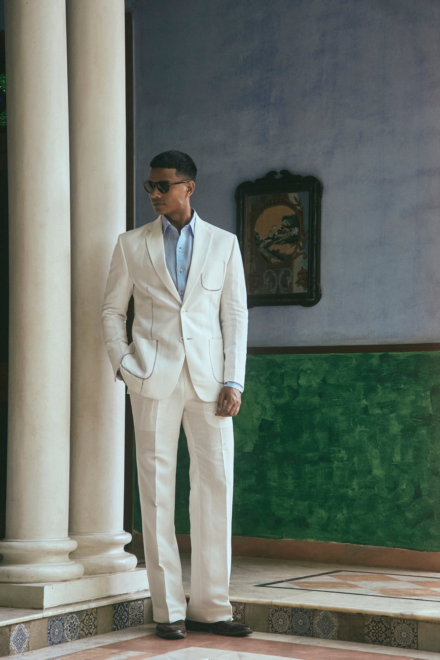 CASUAL WHITE LINEN SUIT