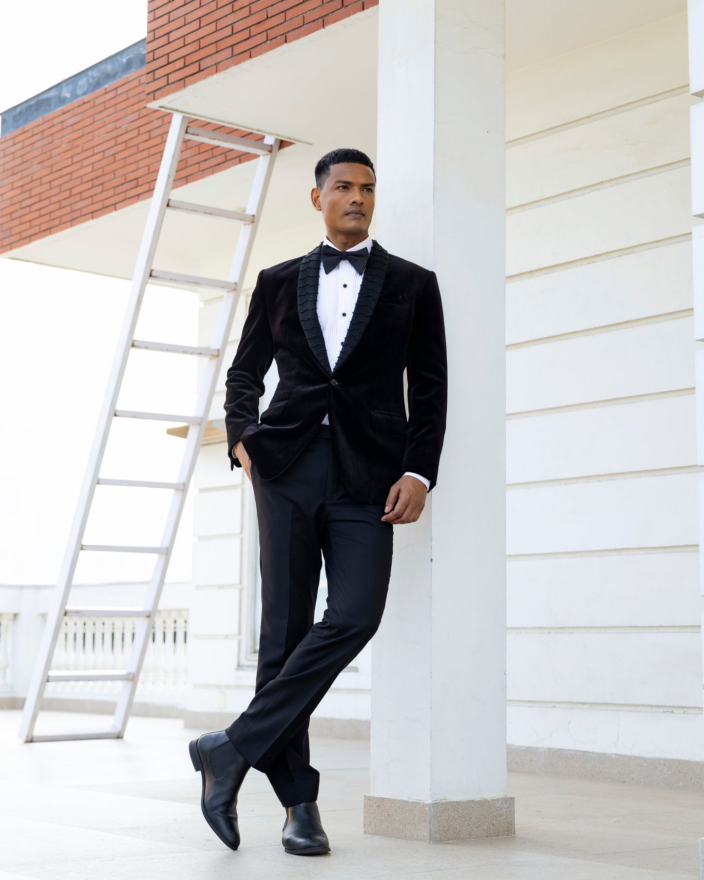 BLACK VELVET BEADS TUXEDO