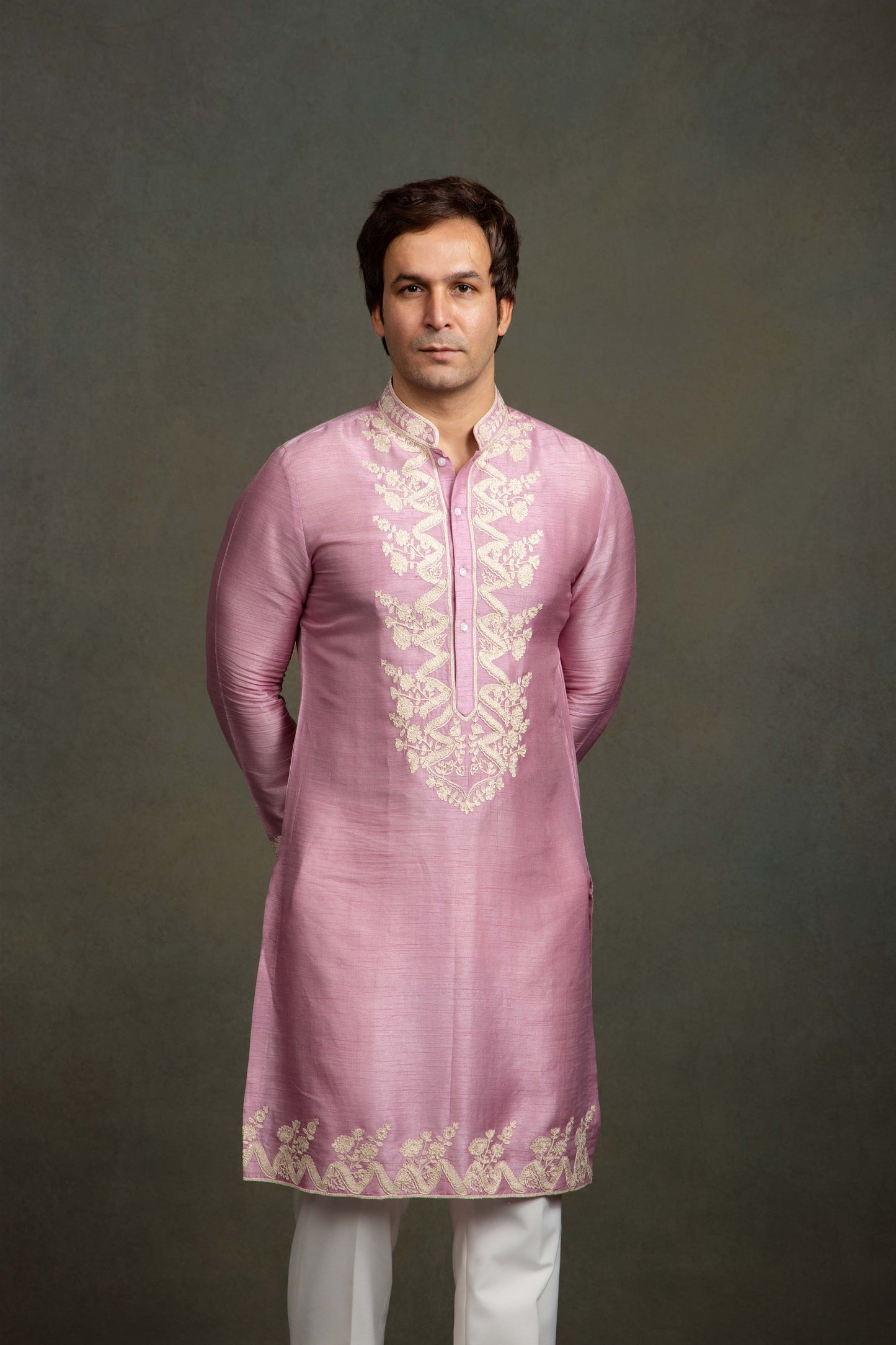 GOLDEN THREAD EMBROIDERY AND OFF WHITE PANT