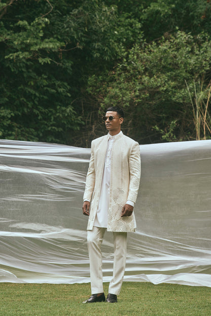 IVORY THREAD EMBROIDERY WITH GLASS CUT OPEN INDOWESTERN