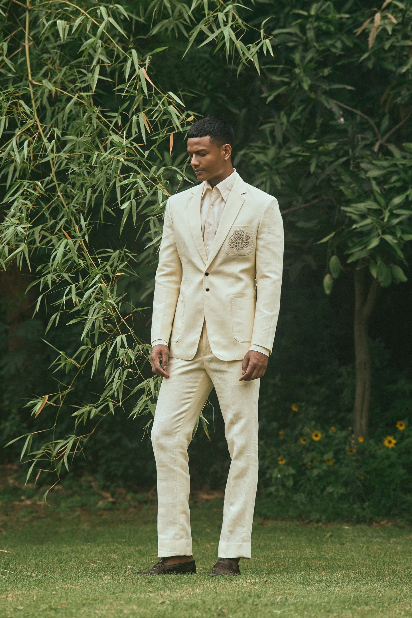 PASTLE YELLOW LINEN EMBROIDERY SUIT