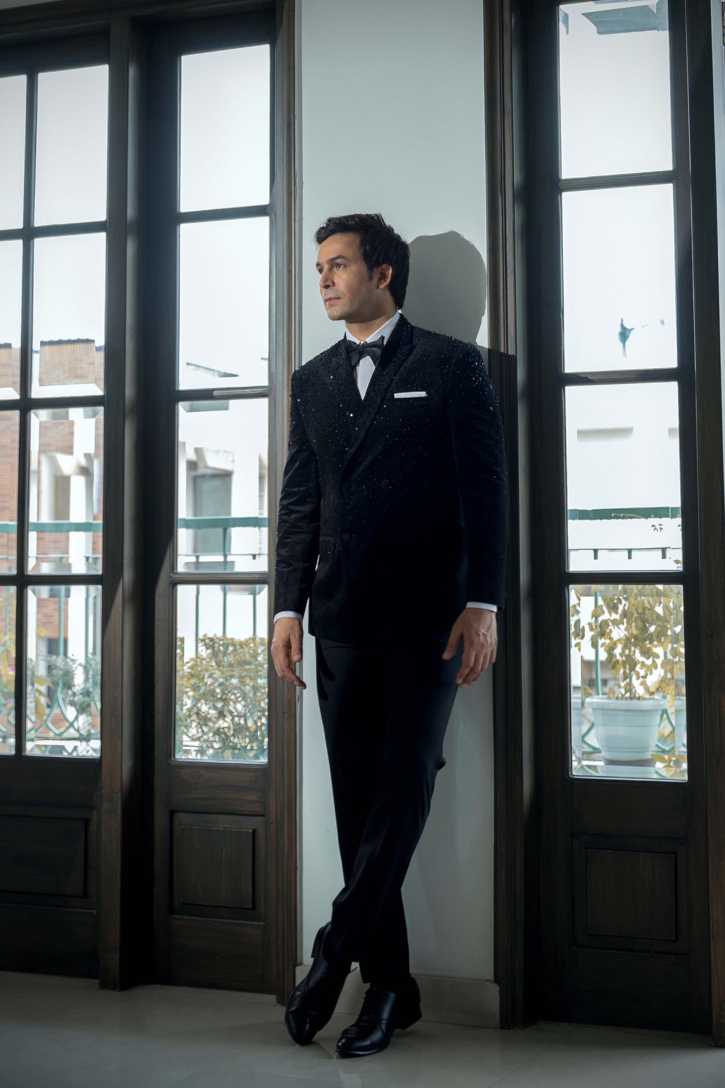 CRYSTLE STONE WITH SEQUENCE WORK