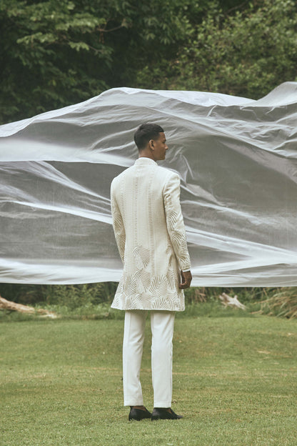 IVORY THREAD EMBROIDERY WITH GLASS CUT OPEN INDOWESTERN