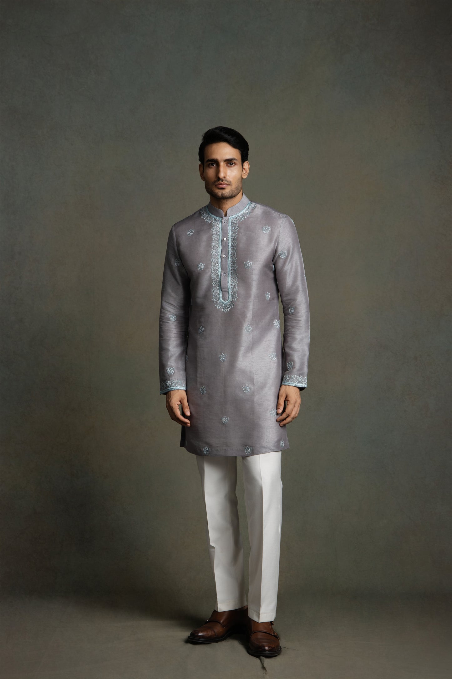 THREAD EMBROIDERY KURTA AND WHITE PANT